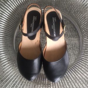 Mary Jane Clogs Sz 35